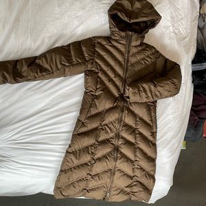 Patagonia long down puffy parka coat